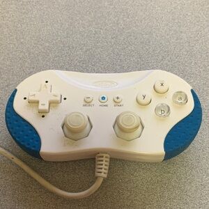 Blue and White Wired Game Controller for Nintendo Wii